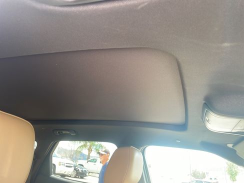 Used 2023 Chevrolet Blazer Premier image 11