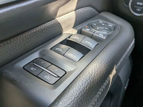 Used 2022 GMC Yukon Denali w/ Advanced Technology Package AWD/4WD image 25