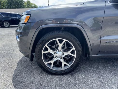 Used 2019 Jeep Grand Cherokee Overland AWD/4WD image 21
