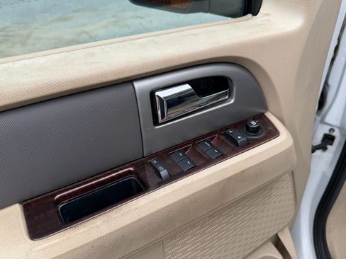 Used 2012 Ford Expedition XLT RWD image 19