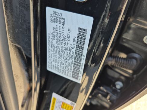 Used 2025 Honda Pilot TrailSport image 25