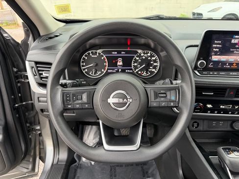 Used 2024 Nissan Rogue SV AWD/4WD image 23