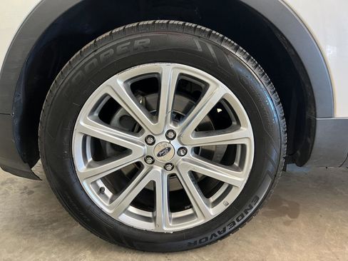 Used 2016 Ford Explorer Limited image 38