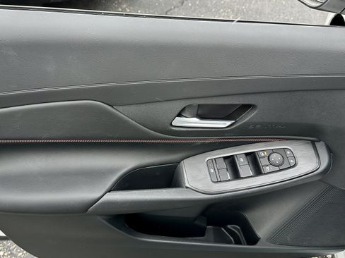 New 2026 Nissan Sentra SR w/ Floor Mat Package FWD image 25