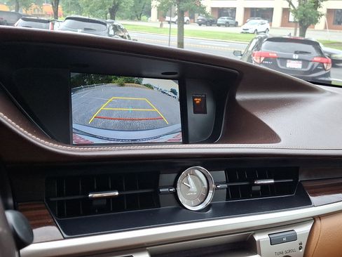 Used 2016 Lexus ES 350 w/ Premium Package w/Wood Trim FWD image 25