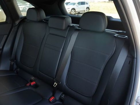 Used 2026 Mercedes-Benz GLC 300 image 23
