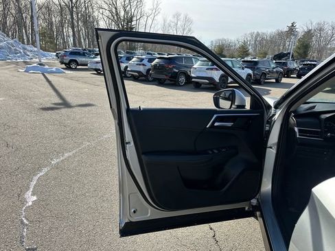 Used 2024 Mitsubishi Outlander SE image 23