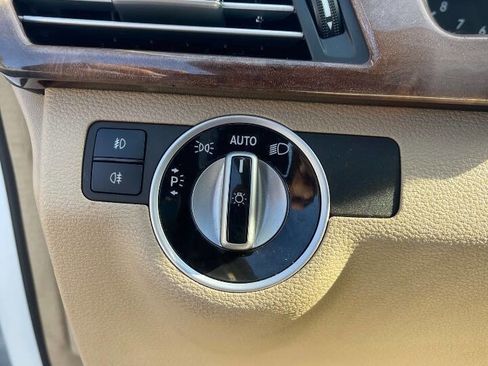 Used 2011 Mercedes-Benz E 350 4MATIC Sedan image 19