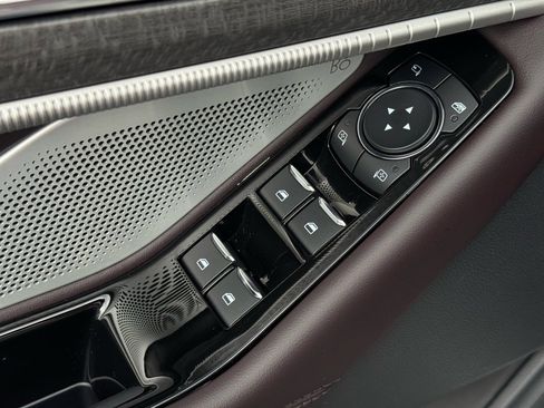 Used 2025 Ford Explorer Platinum w/ Ultimate Package image 15