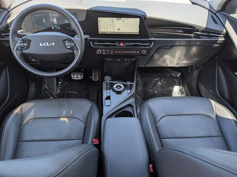 Used 2023 Kia Niro SX Touring FWD image 21