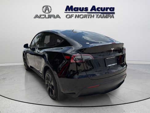 Used 2024 Tesla Model Y Long Range AWD/4WD image 6