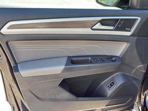 Used 2021 Volkswagen Atlas SEL Premium image 13