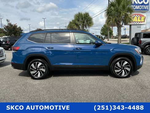 Used 2025 Volkswagen Atlas SE AWD/4WD image 6