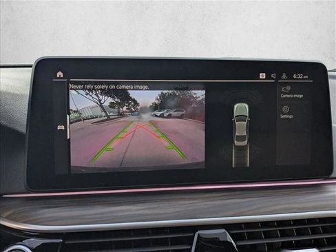 Used 2021 BMW 530i w/ M Sport Package image 17