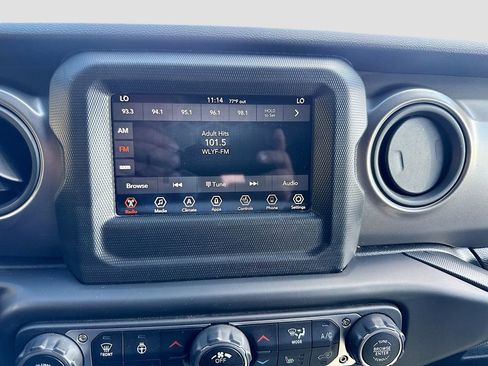 Used 2023 Jeep Wrangler Unlimited w/ Cold Weather Group AWD/4WD image 16