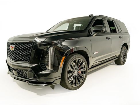 Used 2025 Cadillac Escalade V AWD/4WD image 2
