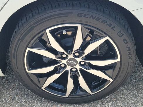 Used 2021 Chevrolet Malibu RS FWD image 11