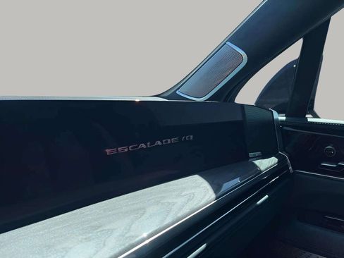New 2025 Cadillac Escalade IQ Sport 2 w/ LPO, ONYX Package image 43