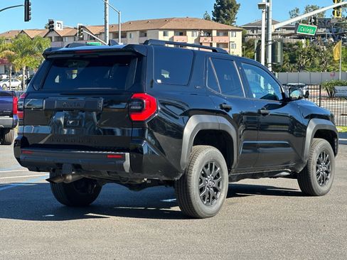 Used 2025 Toyota 4Runner SR5 image 5