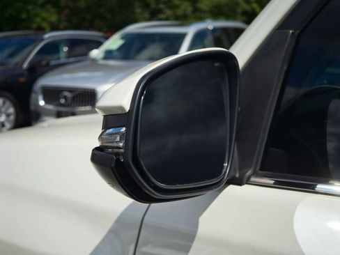 Used 2017 Toyota 4Runner Limited AWD/4WD image 10