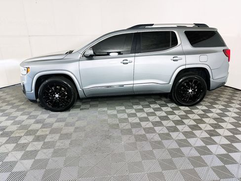 Used 2023 GMC Acadia Denali w/ Denali Technology Package FWD image 6