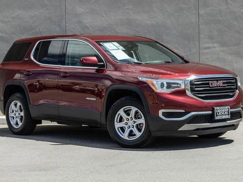 Used 2018 GMC Acadia SLE image 16