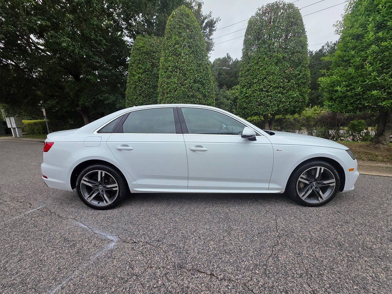 Used 2017 Audi A4 2.0T Premium Plus w/ Premium Plus Package AWD/4WD image 6