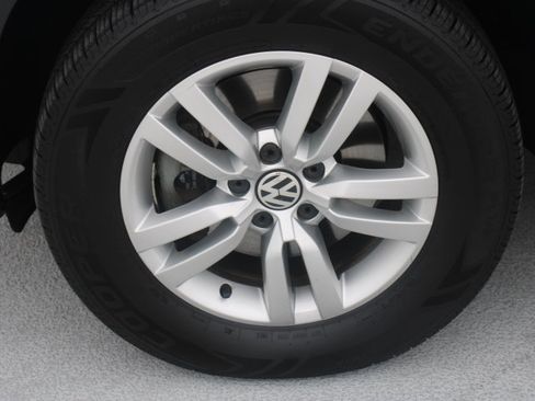 Used 2016 Volkswagen Tiguan S FWD image 10