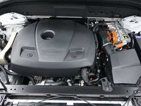 Used 2025 Volvo XC60 T8 Ultra w/ Protection Package Premier image 31