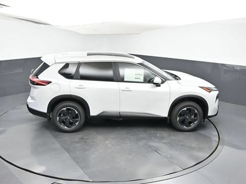 Used 2026 Nissan Rogue SV w/ SV Premium Package AWD/4WD image 22