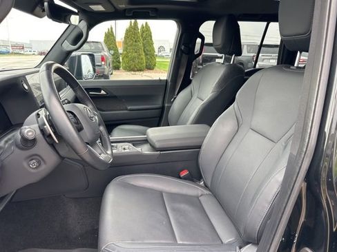 Used 2024 Lexus GX 550 w/ Accessory Package (Z1) AWD/4WD image 12