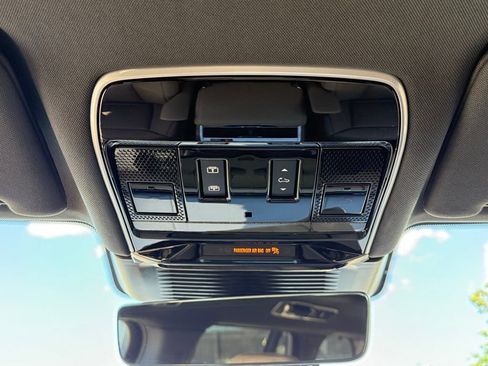 New 2026 Land Rover Range Rover SE image 27