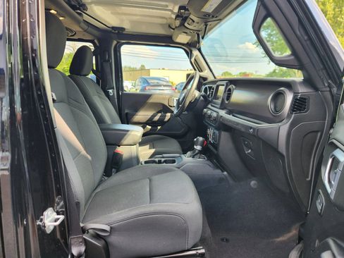 Used 2021 Jeep Wrangler Unlimited Sport image 41