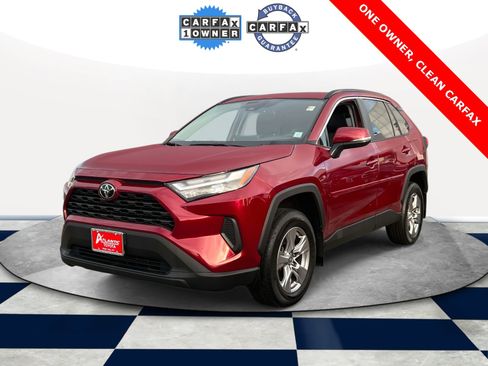 Used 2022 Toyota RAV4 XLE image 2