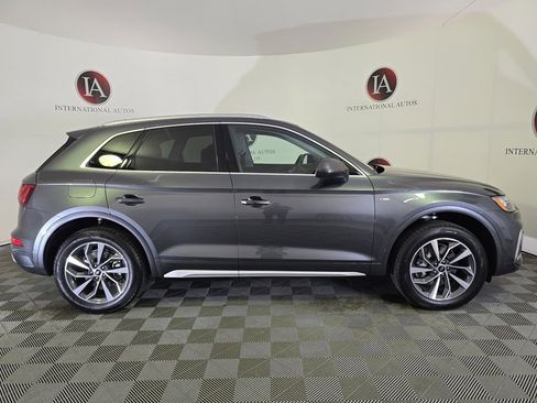 Used 2025 Audi Q5 2.0T Premium image 3