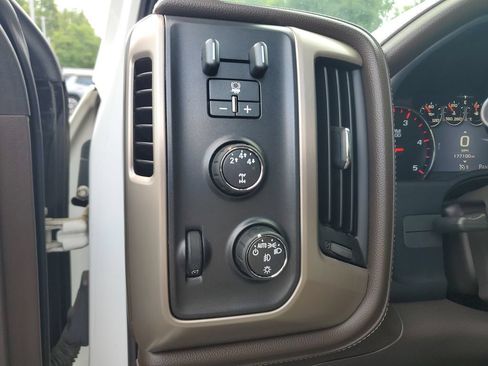 Used 2016 GMC Sierra 2500 Denali w/ Duramax Plus Package AWD/4WD image 19