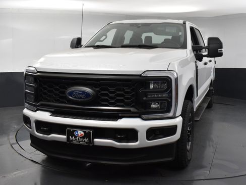 Used 2024 Ford F250 XL w/ STX Appearance Package image 4