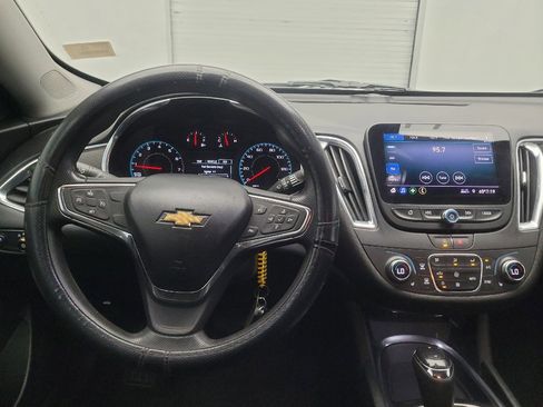 Used 2020 Chevrolet Malibu LT FWD image 22