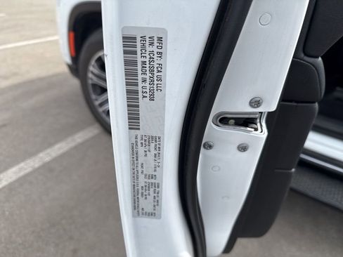 Used 2024 Jeep Wagoneer L Series II w/ Flexible Seating Group image 25