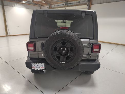 Used 2020 Jeep Wrangler Unlimited Sport image 12