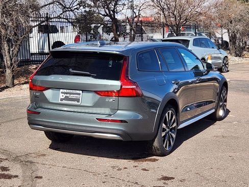 New 2026 Volvo V60 B5 Cross Country Ultra w/ Protection Package Premier image 24