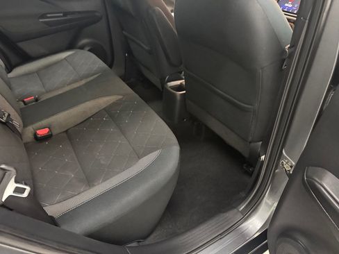 Used 2019 Nissan Kicks SV FWD image 16