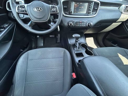 Used 2020 Kia Sorento FWD V6 image 16