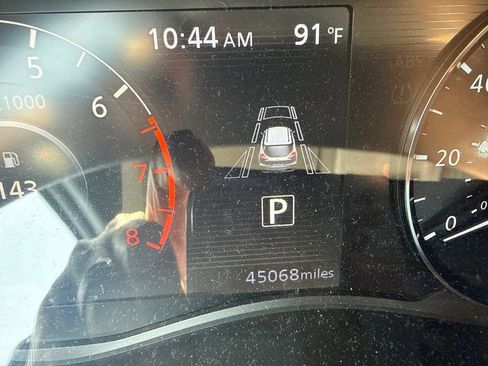 Used 2023 Nissan Kicks SR w/ SR Premium Package FWD image 9