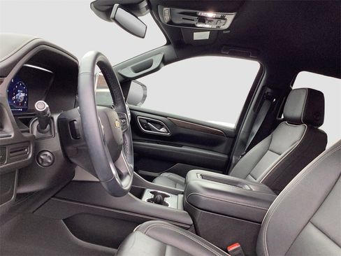 Used 2024 Chevrolet Tahoe Premier image 9