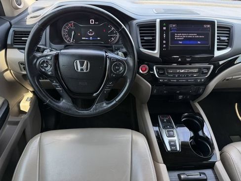 Used 2016 Honda Pilot Touring image 11