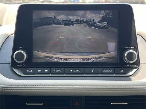 Certified 2023 Nissan Rogue SV image 4