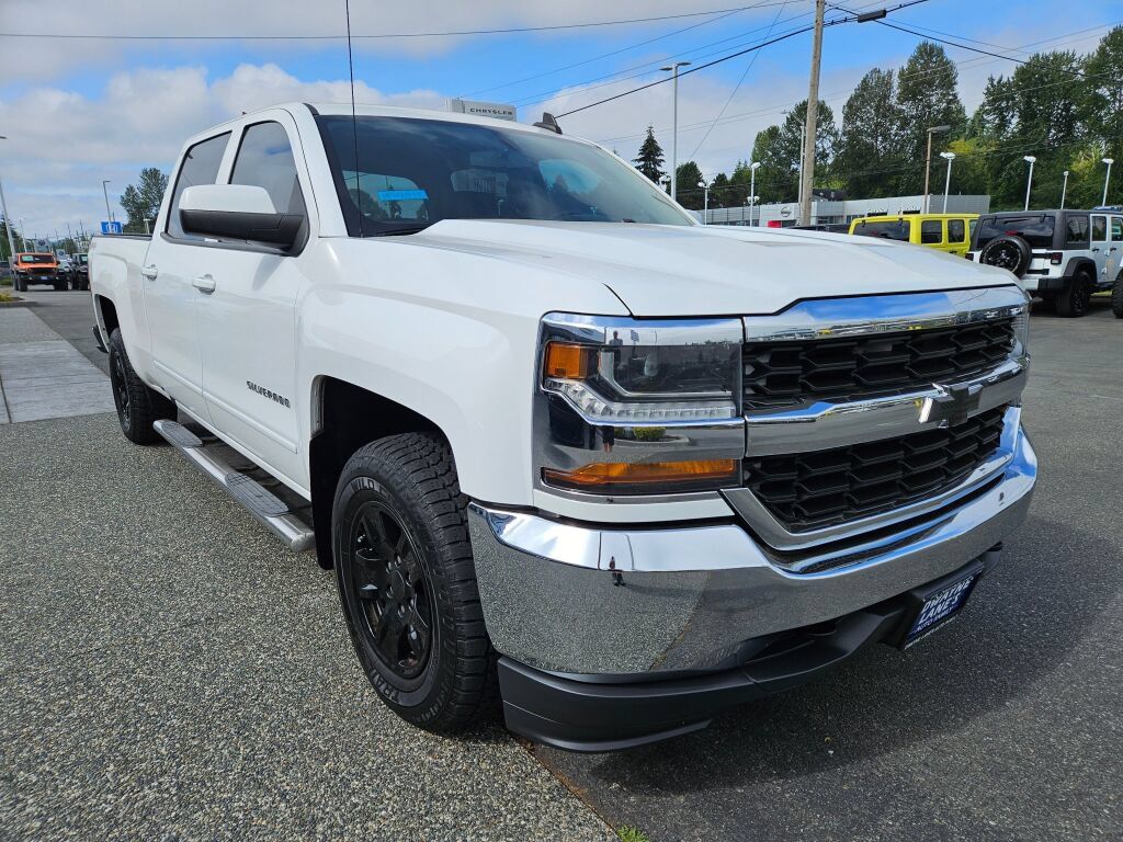 Used 2017 Chevrolet Silverado 1500 LT w/ Trailering Package AWD/4WD image 7
