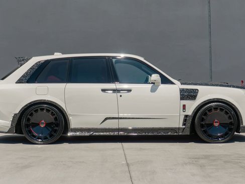 Used 2026 Rolls-Royce Cullinan AWD/4WD image 6