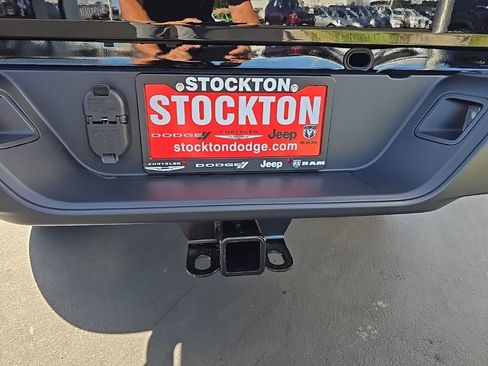 New 2025 Jeep Gladiator Sport image 13